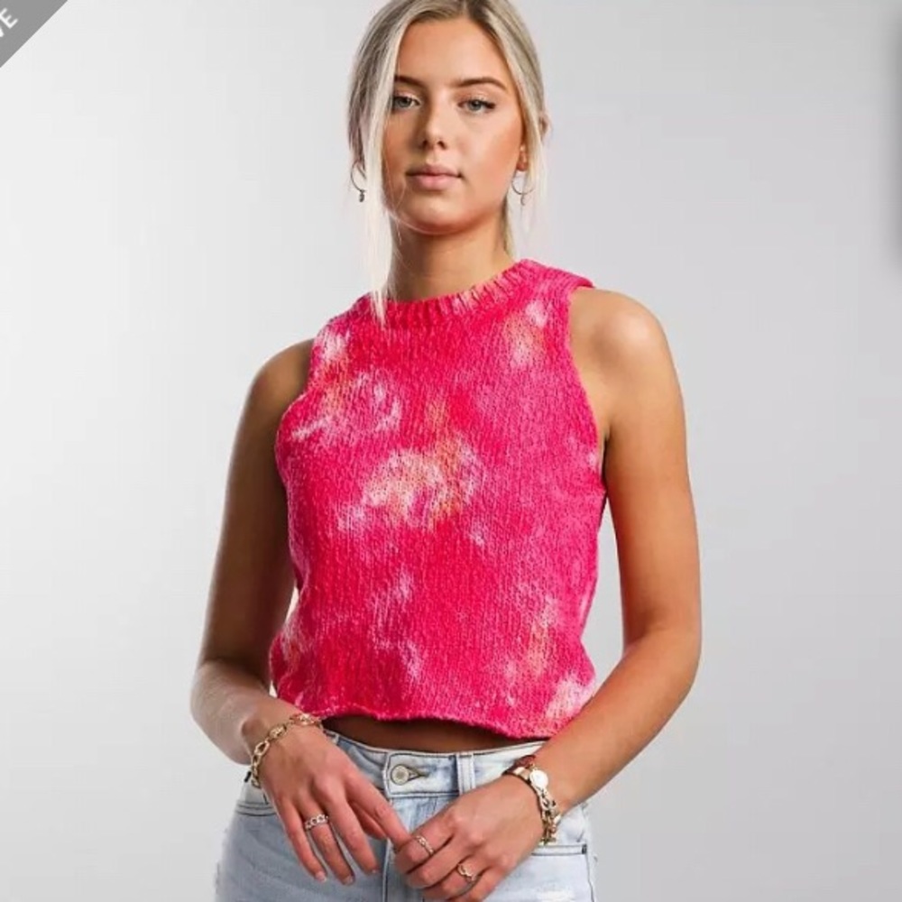 Buckle gilded intent sweater tank
